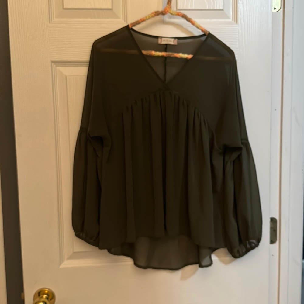 Green sheer long sleeve